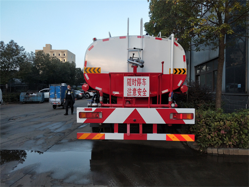 東風天龍25噸灑水車 東風天龍25噸灑水車